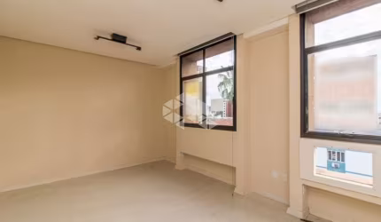 SALA COMERCIAL NO BAIRRO MENINO DEUS EM PORTO ALEGRE
