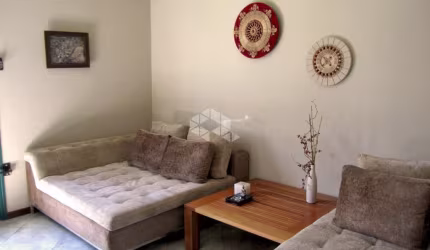 Casa no bairro Jardim Planalto com 4 dormitórios, sendo 2 suítes