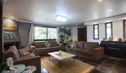 Casa no Bairro Jardim Planalto com 4 dormitorios - 2 suites - 6 vagas