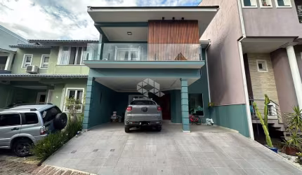 CASA EM CONDOMÍNIO COM 3 DORMITÓRIOS NO BAIRRO ECOVILLE