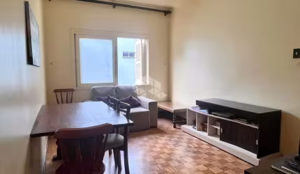 Apartamento três quartos no Menino Deus