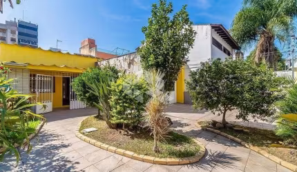 CASA COM 308M2 E EDÍCULA COM ENTRADA SEPARADA NO BOA VISTA