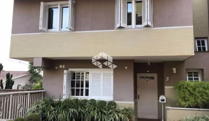 Casa no 3 suítes em Condomínio Fechado no Chácara das Pedras