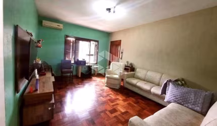 CASA DE 5 DORMITORIOS NO JARDIM ITU