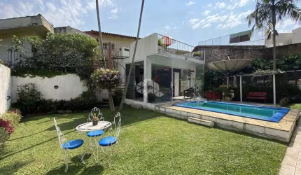 AMPLA CASA 5 DORMITÓRIOS NO CHÁCARA DAS PEDRAS