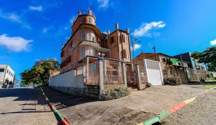 CASA 5 DORM NO BAIRRO JARDIM LEOPOLDINA EM PORTO ALEGRE