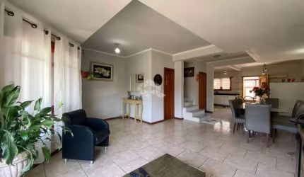CASA COM 3 DORMITÓRIOS, SENDO 1 SUÍTE COM SACADA E BOM PÁTIO NO JARDIM ITÚ!