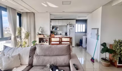Impecável apartamento duas suítes no Menino Deus