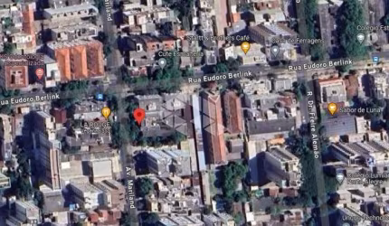 Terreno/prédio com 6 apartamentos para investimento na Auxiliadora!