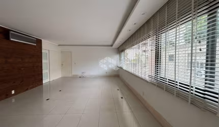 Apartamento 3 dormitórios 1 suíte 120m² 2 vagas no bairro Bela Vista