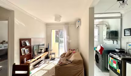 Apartamento com dois quartos, sacada e vaga no Teresópolis