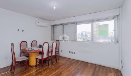Apartamento com três quartos, vaga e linda vista, no bairro Auxiliadora