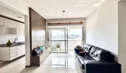 Apartamento com duas suítes, churrasqueira e garagem, no Santo Antônio