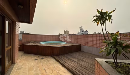 Cobertura 4 quartos sendo 1 suíte  301m2,  piscina lareira ,churrasqueira  2 vagas e depósito