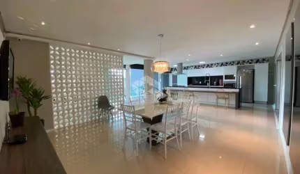 CASA 3 DORMITÓRIOS 4 VAGAS E 4 BANHEIROS