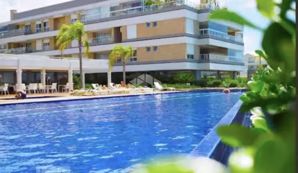 Apartamento à venda em condomínio Club na Praia do Campeche