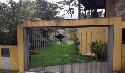 Casa com 4  dormitórios na Lagoa da Conceição