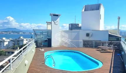 Cobertura com 3 dormitórios , 2 vagas, Piscina e vista Mar no Bom Abrigo