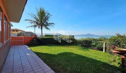 Casa com 3 dormitorios  vista Mar