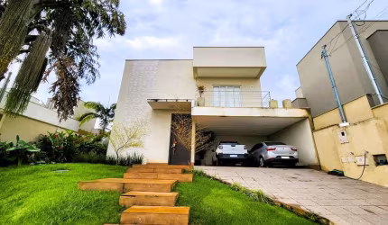 Lote Grande 531 m²  Sobrado com 4 suítes - Condomínio do Lago