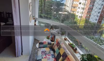 PITUBA: Excelente  apartamento 4/4, reformado, na Rua Carmem Miranda!!!