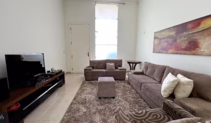 Casa de Luxo em Condomínio à Venda em Birigui-SP - 3 Quartos, 3 Suítes, 3 Salas e 256,70 m² - Condomínio Ibiza.