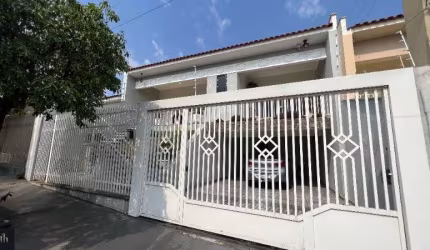 Casa de três quartos com suíte para venda no Centro em Birigui