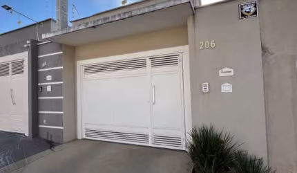 Imperdível! Casa à venda em Birigüi-SP, Residencial Pedro Marin Berbel. 2 quartos, 1 sala, 1 banheiro, 2 vagas de garagem. Aproveite!