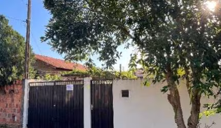 Imperdível casa à venda em Birigüi-SP, bairro Colinas Park II: 2 quartos, sala, banheiro, 3 vagas e 70m²!