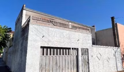 Imperdível oportunidade! Casa à venda em Birigüi-SP, bairro Jardim Toselar, 4 quartos, 1 suíte, 2 salas, 3 banheiros, 3 vagas, 194m².