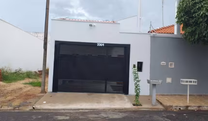 Imperdível! Casa à venda em Birigui-SP, no Jardim Novo Stabile, 3 quartos, 1 suíte, 1 sala, 2 banheiros, 1 vaga, 100m².