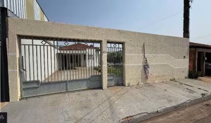 Casa com dois quartos à venda no bairro Monte Líbano em Birigui
