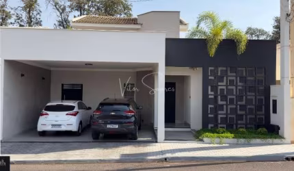 Casa a venda com 3 quartos no condomínio Residencial Portão Azul II.