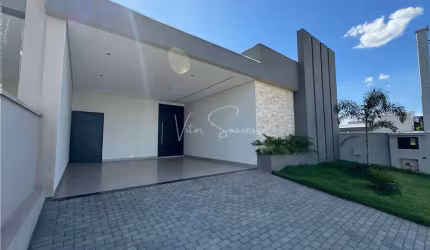 Casa á venda no Villa Lobos em birigui; Fotovoltaica, 3 suítes e uma com clouset, escritório, lavabo, sala de tv com pé direito alto, e piscina