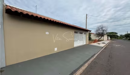 Casa á venda no Jardim São Braz em Birigui: Casa com 3 quartos, sendo um deles suíte já com armários, garagem para 2 veículos e sala de jantar