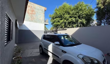 Casa á venda no Novo Jardim Stabile, em Birigui! Casa com 3 quartos sendo um suíte, garagem para 2 veículos, sala de tv e sala de jantar
