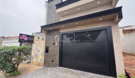 Casa á venda no Parque das Árvores em Birigui, casa com; 3 Quartos sendo uma suíte, sala de Tv com pé direito alto e Garagem com churrasqueira