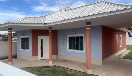 Casa com 3 dormitórios à venda, 110 m² por R$ 420.000 - Canellas City - Iguaba Grande/RJ