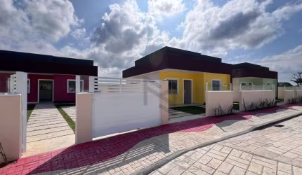 Casa com 2 dormitórios à venda, 70 m² por R$ 285.000 - Rua do Fogo - São Pedro da Aldeia/RJ