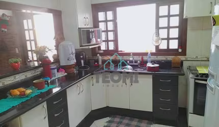 Casa com 3 dormitórios à venda, 250 m² por R$ 390.000,00 - Parque Aeroporto - Taubaté/SP