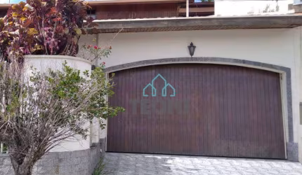 Sobrado com 4 dormitórios (3 suítes) à venda, 240 m² por R$ 900.000 - Campos Elíseos - Taubaté/SP
