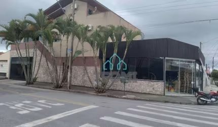 Sobrado com 4 dormitórios à venda, 480 m² por R$ 1.150.000,00 - Parque Senhor do Bonfim - Taubaté/SP