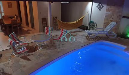 Sobrado com 3 dormitórios sendo 1 suíte à venda, 200 m² por R$ 900.000 - Parque Esperança - Taubaté/SP