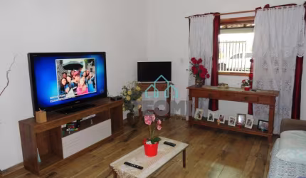 Casa com 2 dormitórios (1 suíte) à venda, 168 m² por R$ 320.000 - Chácara Belo Horizonte - Taubaté/SP