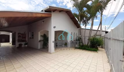 Casa com 3 dormitórios (1 suíte) à venda, 200 m² por R$ 480.000 - Parque Senhor do Bonfim - Taubaté/SP