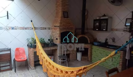 Casa com 2 dormitórios à venda, 80 m² por R$ 320.000,00 - Jardim Gurilândia - Taubaté/SP