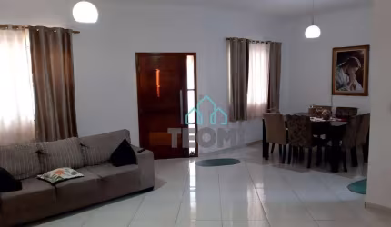 Casa com 3 dormitórios à venda, 200 m² por R$ 500.000,00 - Granjas Rurais Reunidas São Judas Tadeu - Taubaté/SP