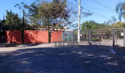 Casa com 2 dormitórios sendo 1 suíte à venda, 93 m² por R$ 450.000 - Condomínio Charles Schnneider - Quiririm - Taubaté/SP