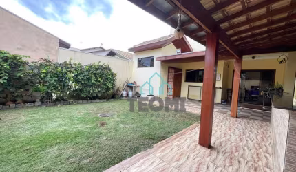 Casa com 4 dormitórios à venda, 204 m² por R$ 1.200.000,00 - Esplanada Independência - Taubaté/SP