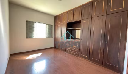 Casa com 3 dormitórios à venda, 169 m² por R$ 550.000,00 - Centro - Taubaté/SP